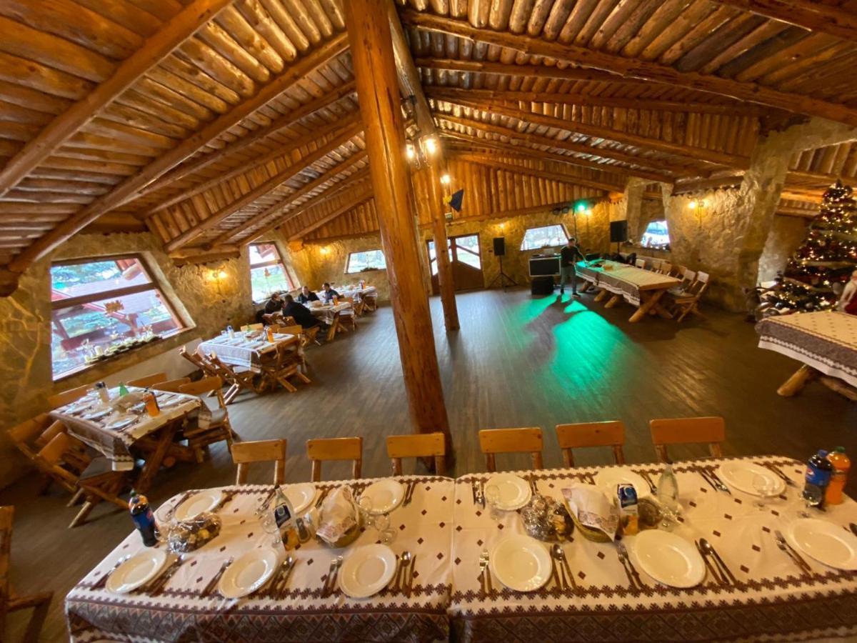 Pensiunea 3 Brazi Zărneşti Extérieur photo